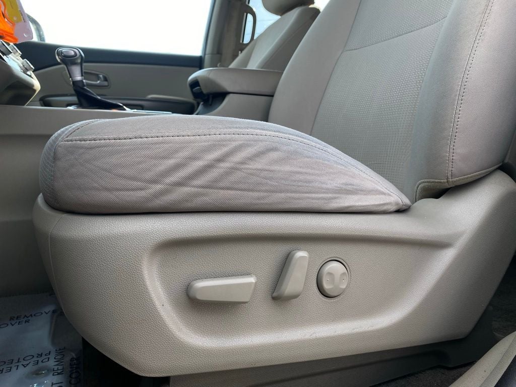 2021 Kia Sedona LX