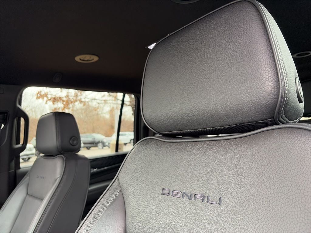 2022 GMC Yukon XL Denali AWD BLACKOUT