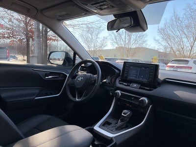 2021 Toyota RAV4 XLE Premium 1-OWNER