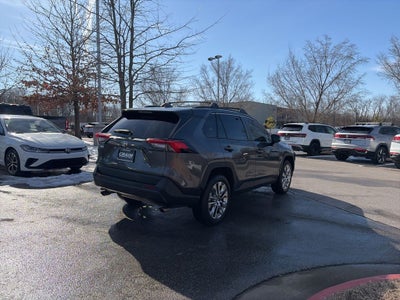 2021 Toyota RAV4 XLE Premium 1-OWNER