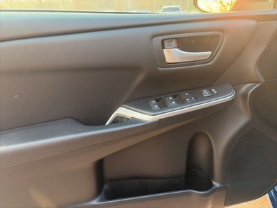 2017 Toyota Camry SE