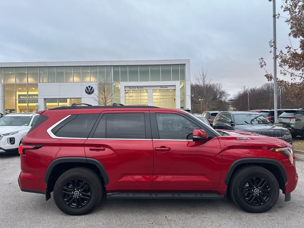 2024 Toyota Sequoia SR5 LEATHER ROOF 4x4 8 Passenger, 1 OWNER CLEAN CARFAX