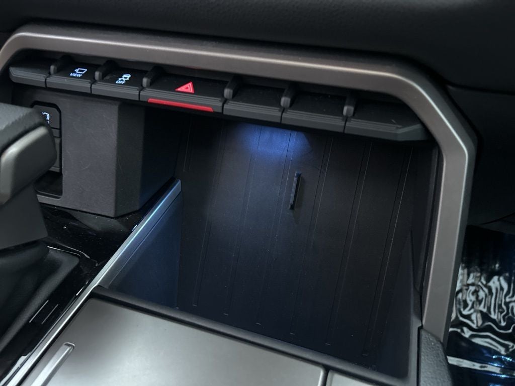 2024 Toyota Sequoia SR5 LEATHER ROOF 4x4 8 Passenger, 1 OWNER CLEAN CARFAX