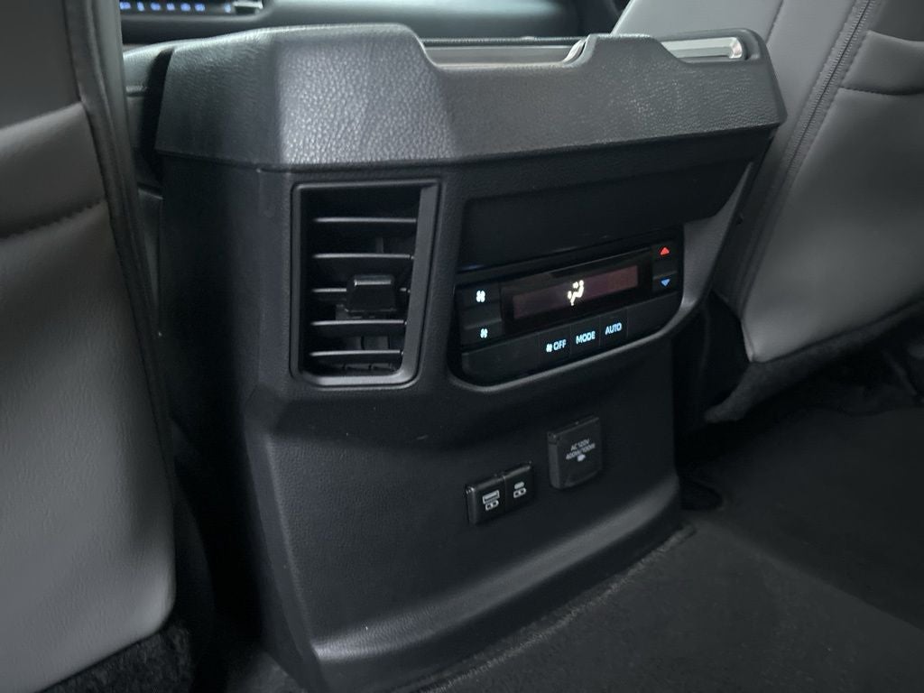 2024 Toyota Sequoia SR5 LEATHER ROOF 4x4 8 Passenger, 1 OWNER CLEAN CARFAX