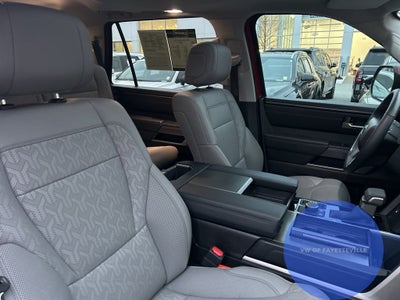 2024 Toyota Sequoia SR5 LEATHER ROOF 4x4 8 Passenger, 1 OWNER CLEAN CARFAX