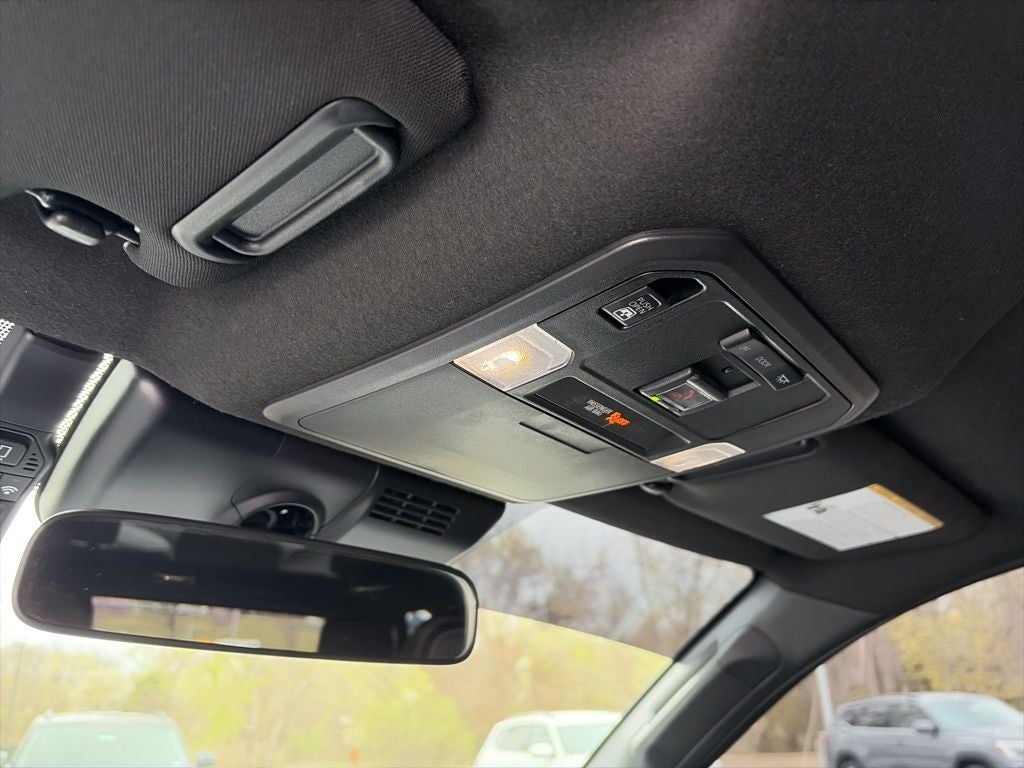 2025 Toyota 4Runner SR5 CLEAN 1 OWNER CARFAX 4WD AND CUSTOM LEATHER