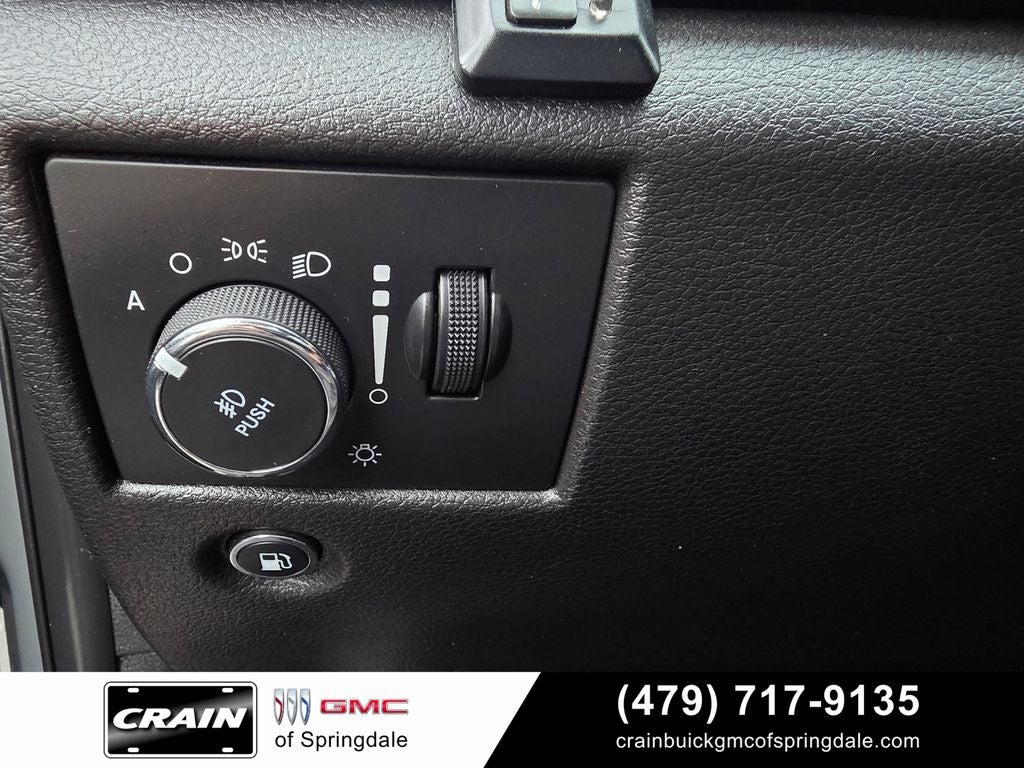 2020 Jeep Grand Cherokee Altitude 4WD / 8.4" Nav / Heated Seats