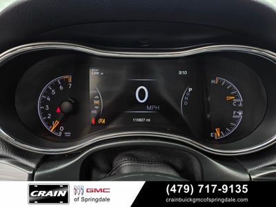 2020 Jeep Grand Cherokee Altitude 4WD / 8.4" Nav / Heated Seats