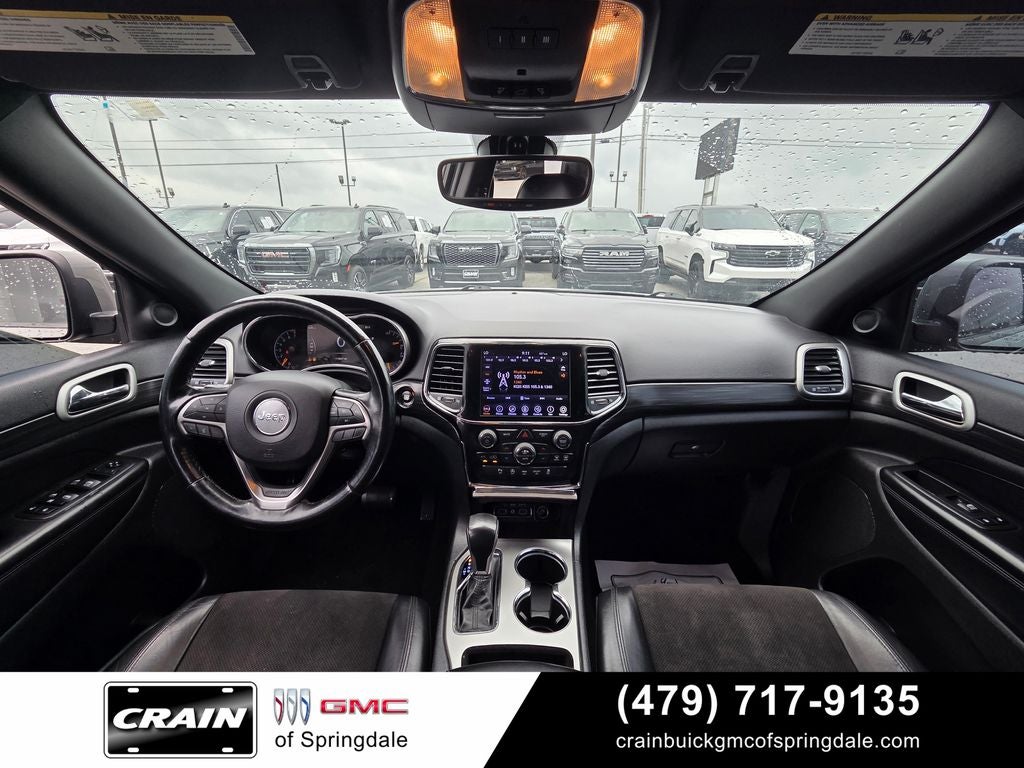 2020 Jeep Grand Cherokee Altitude 4WD / 8.4" Nav / Heated Seats