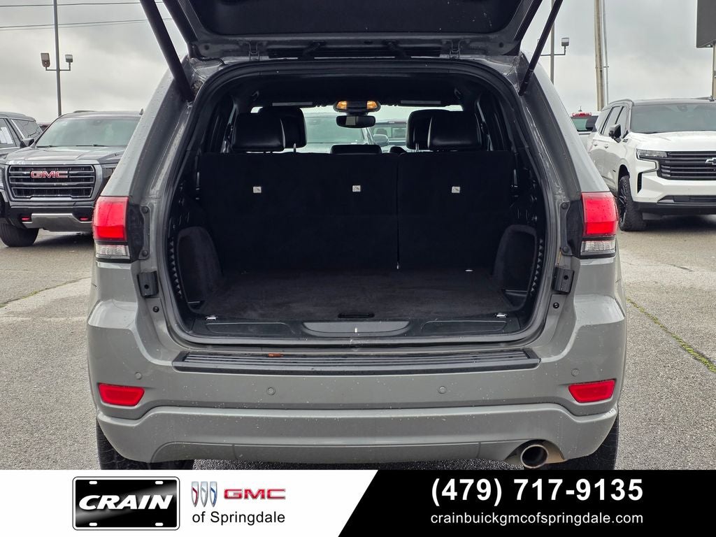 2020 Jeep Grand Cherokee Altitude 4WD / 8.4" Nav / Heated Seats