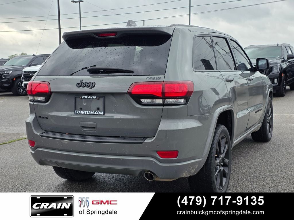 2020 Jeep Grand Cherokee Altitude 4WD / 8.4" Nav / Heated Seats