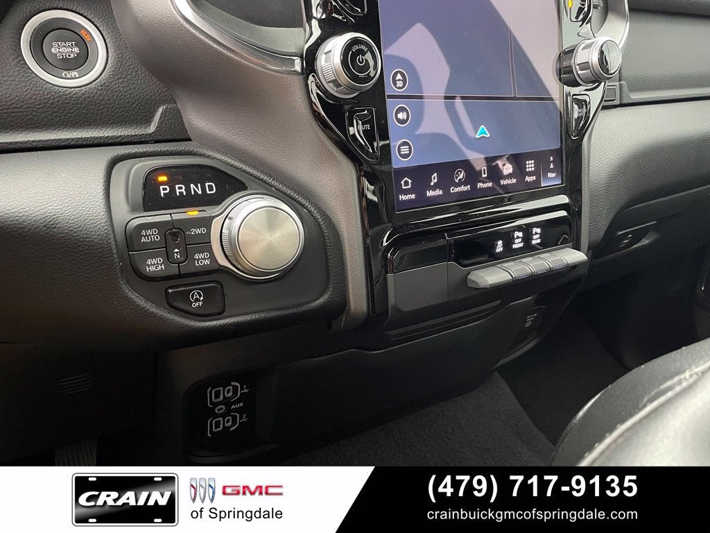 2025 RAM 1500 Laramie Dual–Pane Panoramic Sunroof