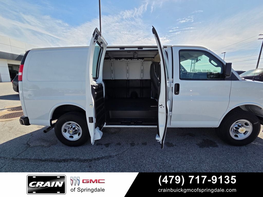 2024 Chevrolet Express 3500 Work Van Cargo