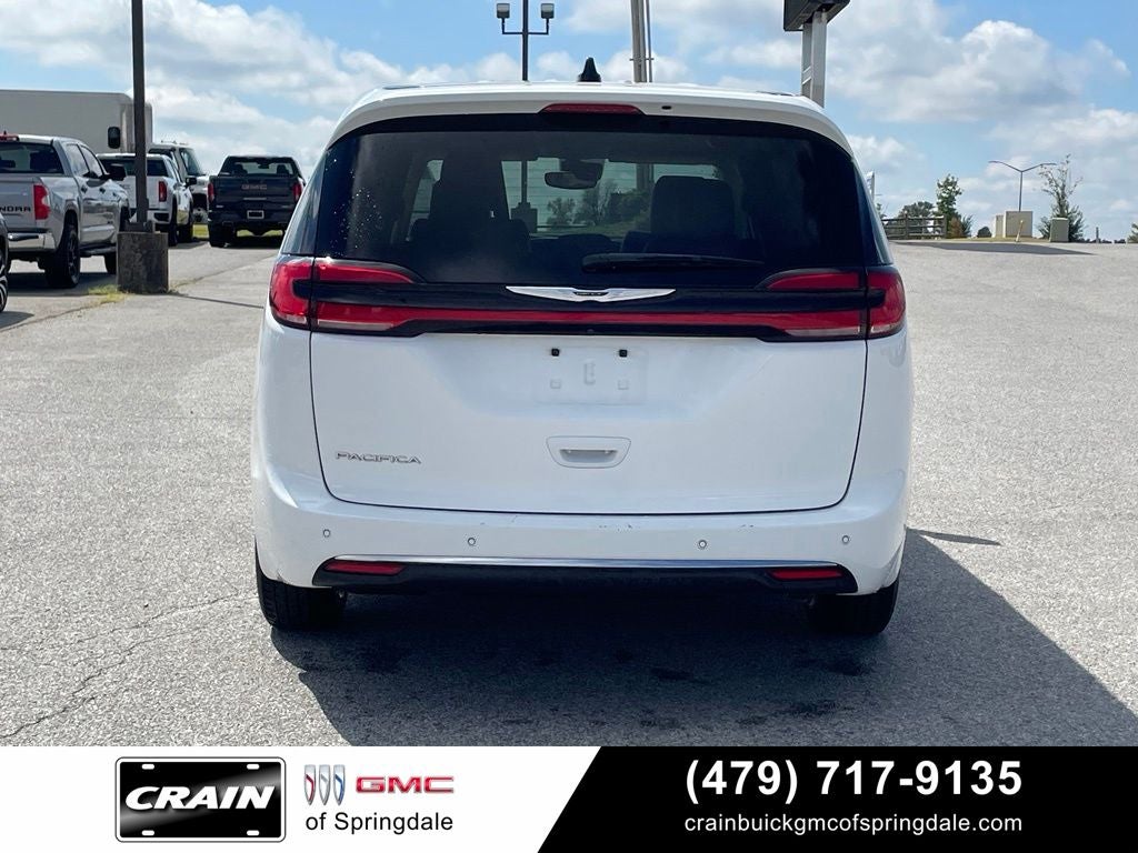 2024 Chrysler Pacifica Touring L