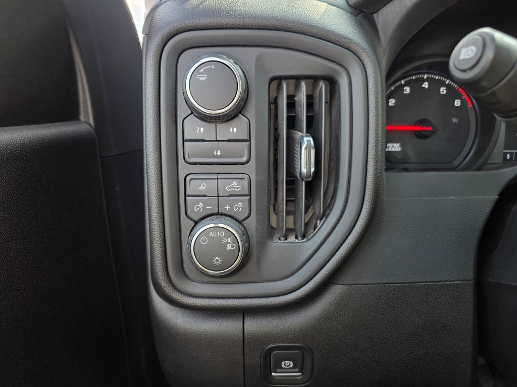 2025 Chevrolet Silverado 2500HD Custom