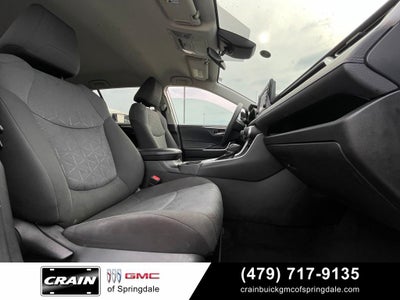 2020 Toyota RAV4 XLE