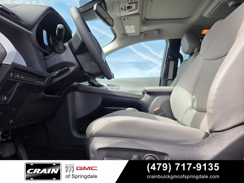 2025 Toyota Sienna XLE 8 Passenger