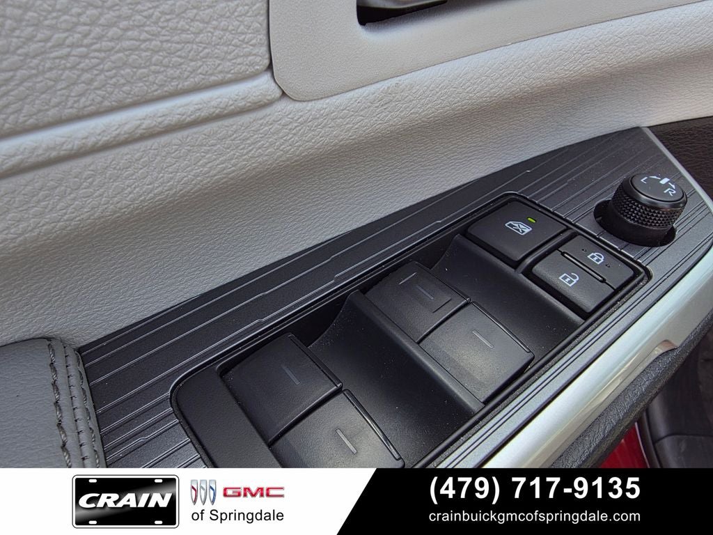 2025 Toyota Sienna XLE 8 Passenger