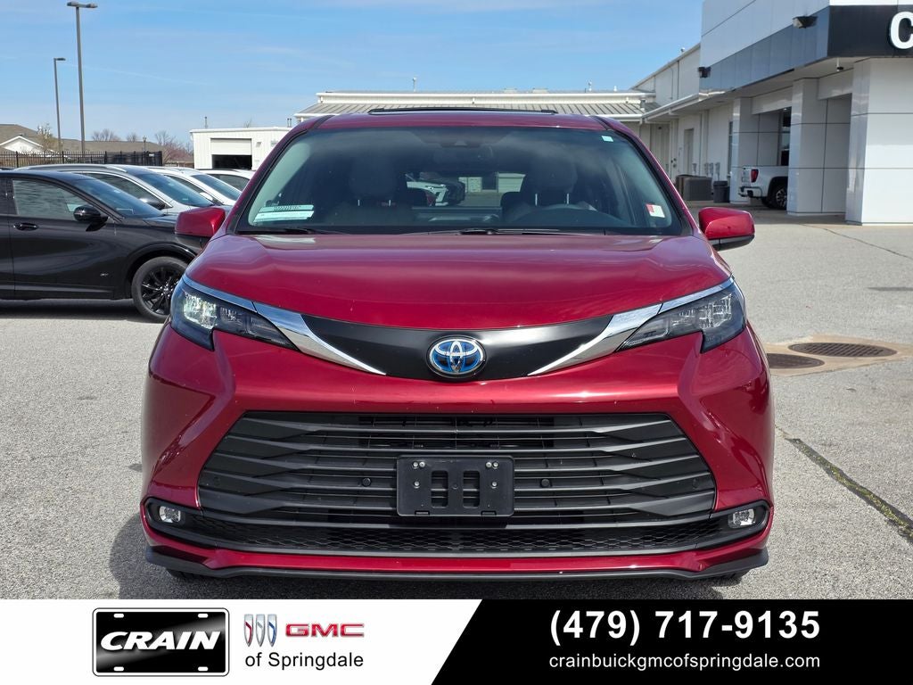 2025 Toyota Sienna XLE 8 Passenger