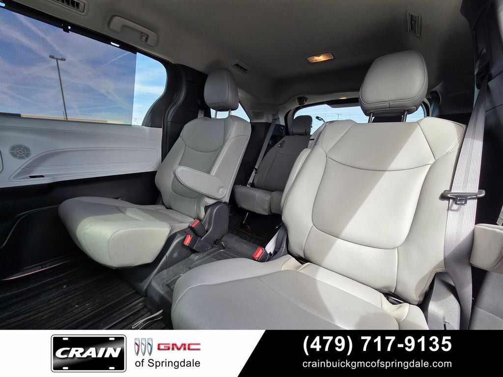 2025 Toyota Sienna XLE 8 Passenger