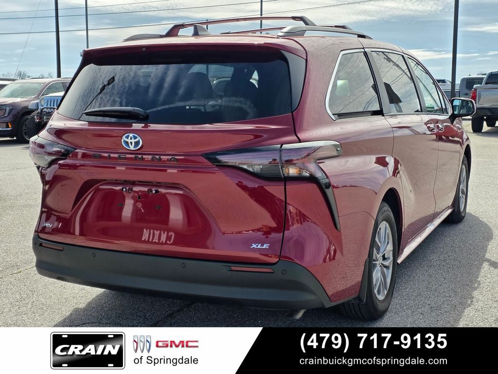 2025 Toyota Sienna XLE 8 Passenger
