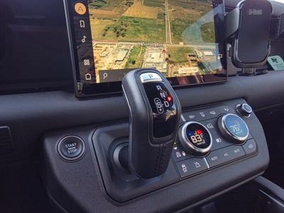 2024 Land Rover Defender 130 X-Dynamic SE