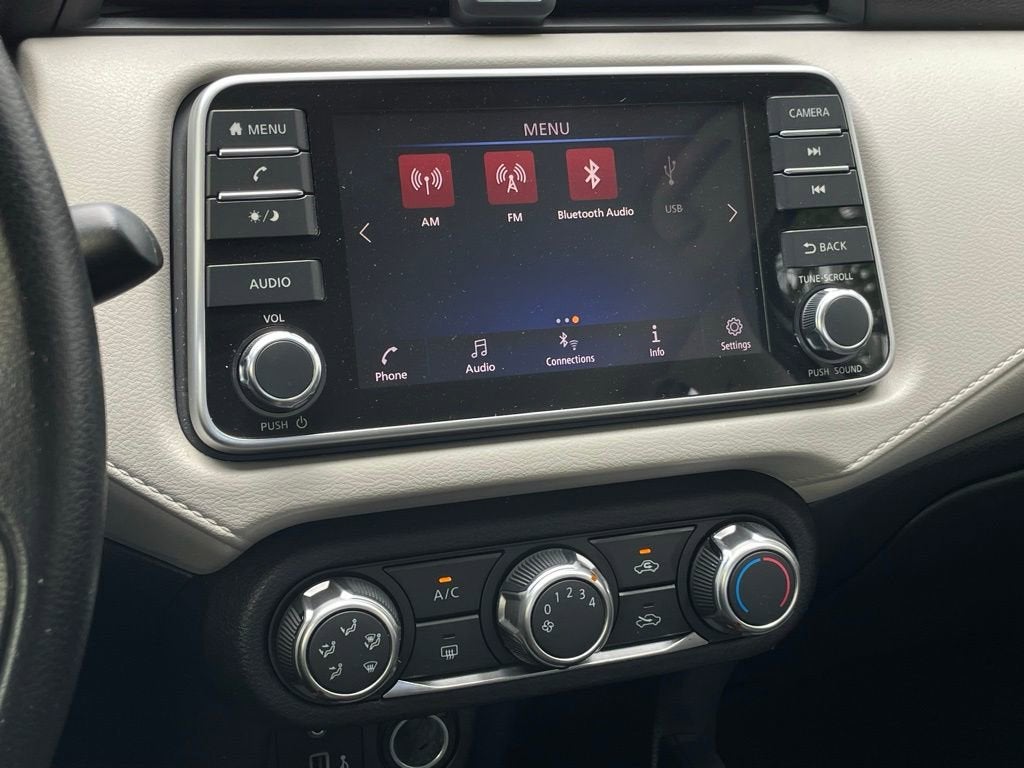 2022 Nissan Versa SV