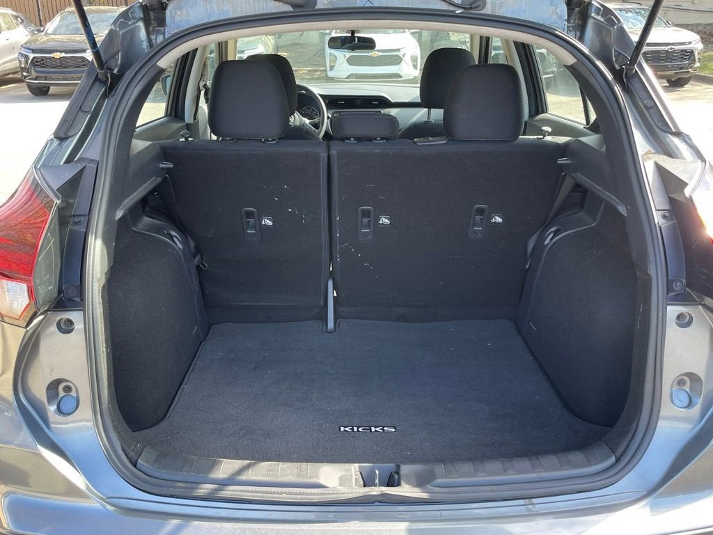 2023 Nissan Kicks SV