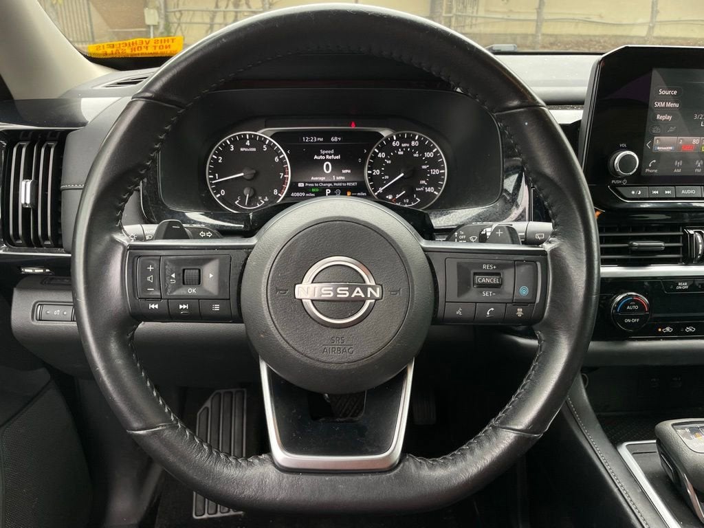 2024 Nissan Pathfinder SV