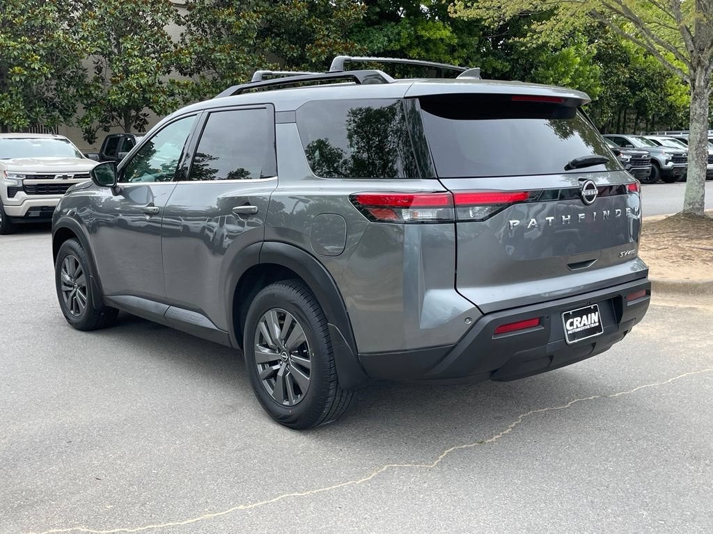 2022 Nissan Pathfinder SV