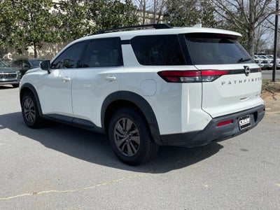 2022 Nissan Pathfinder SV