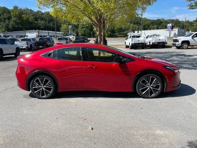 2025 Toyota Prius LE