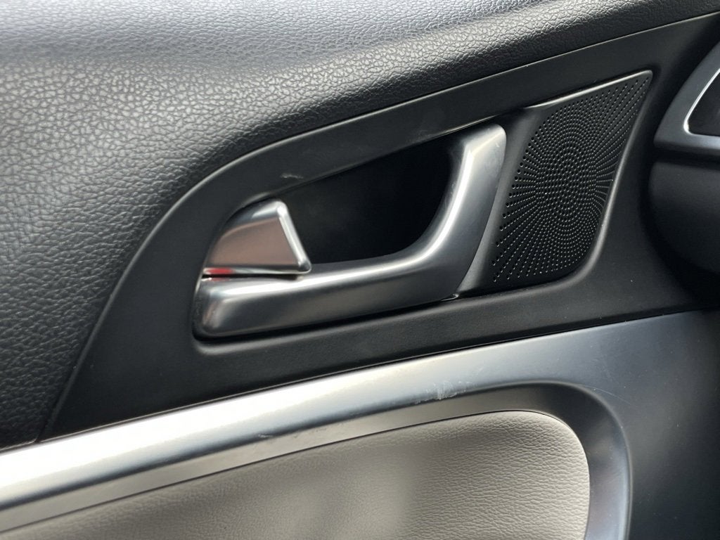 2022 Genesis G70 2.0T