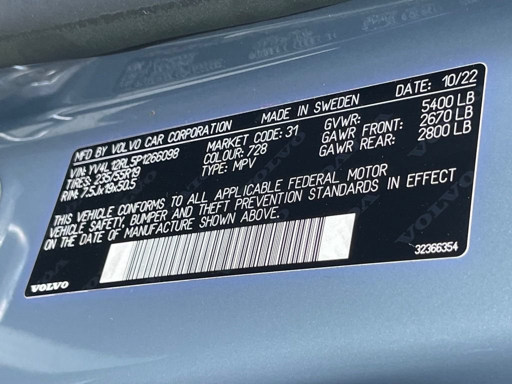 2023 Volvo XC60 Plus Dark Theme