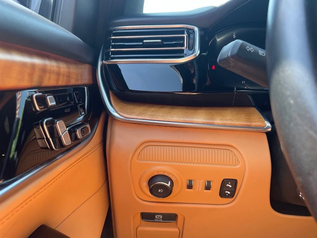 2022 Jeep Grand Wagoneer Series III