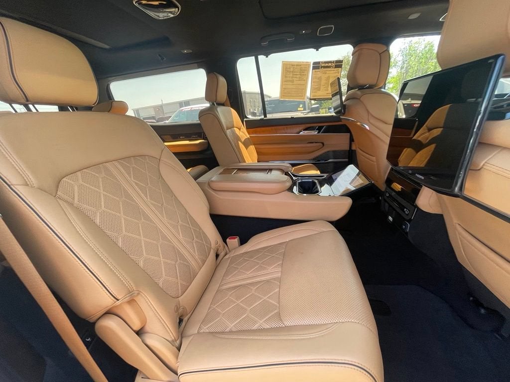 2022 Jeep Grand Wagoneer Series III