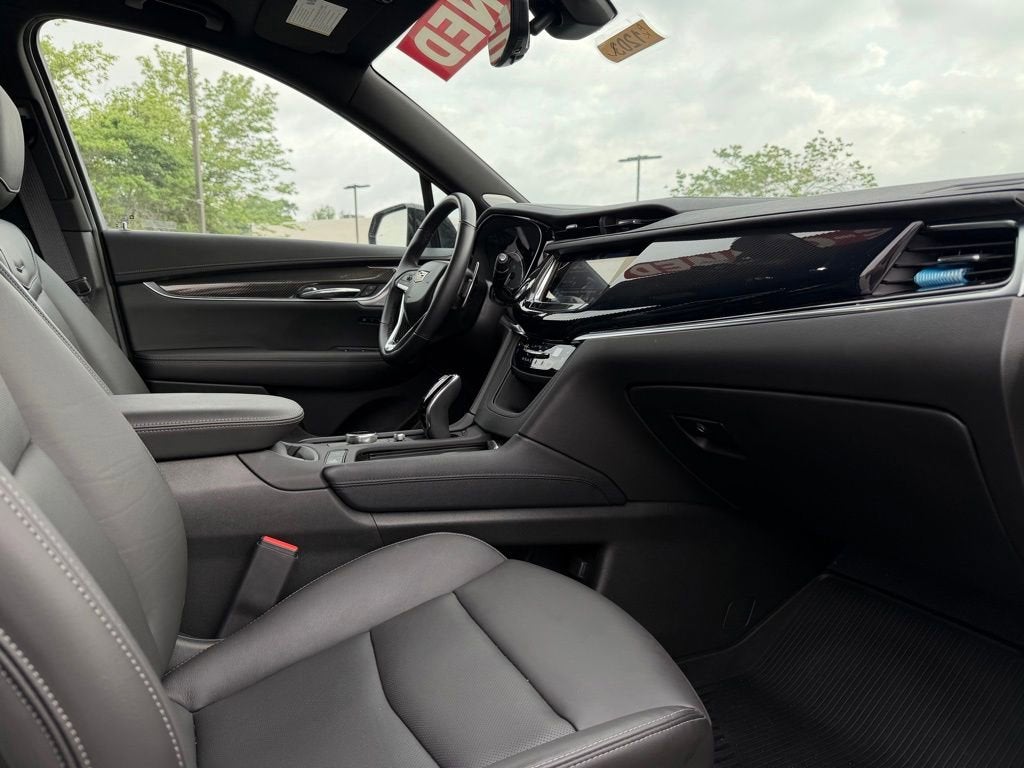 2025 Cadillac XT6 Sport