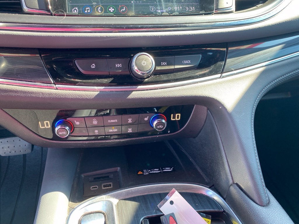 2022 Buick Enclave Essence