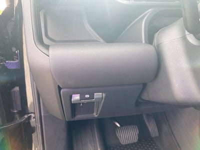 2025 Land Rover Defender Outbound