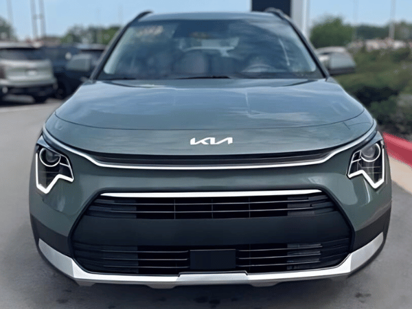 2024 Kia Niro PHEV at Crain Kia of Fayetteville