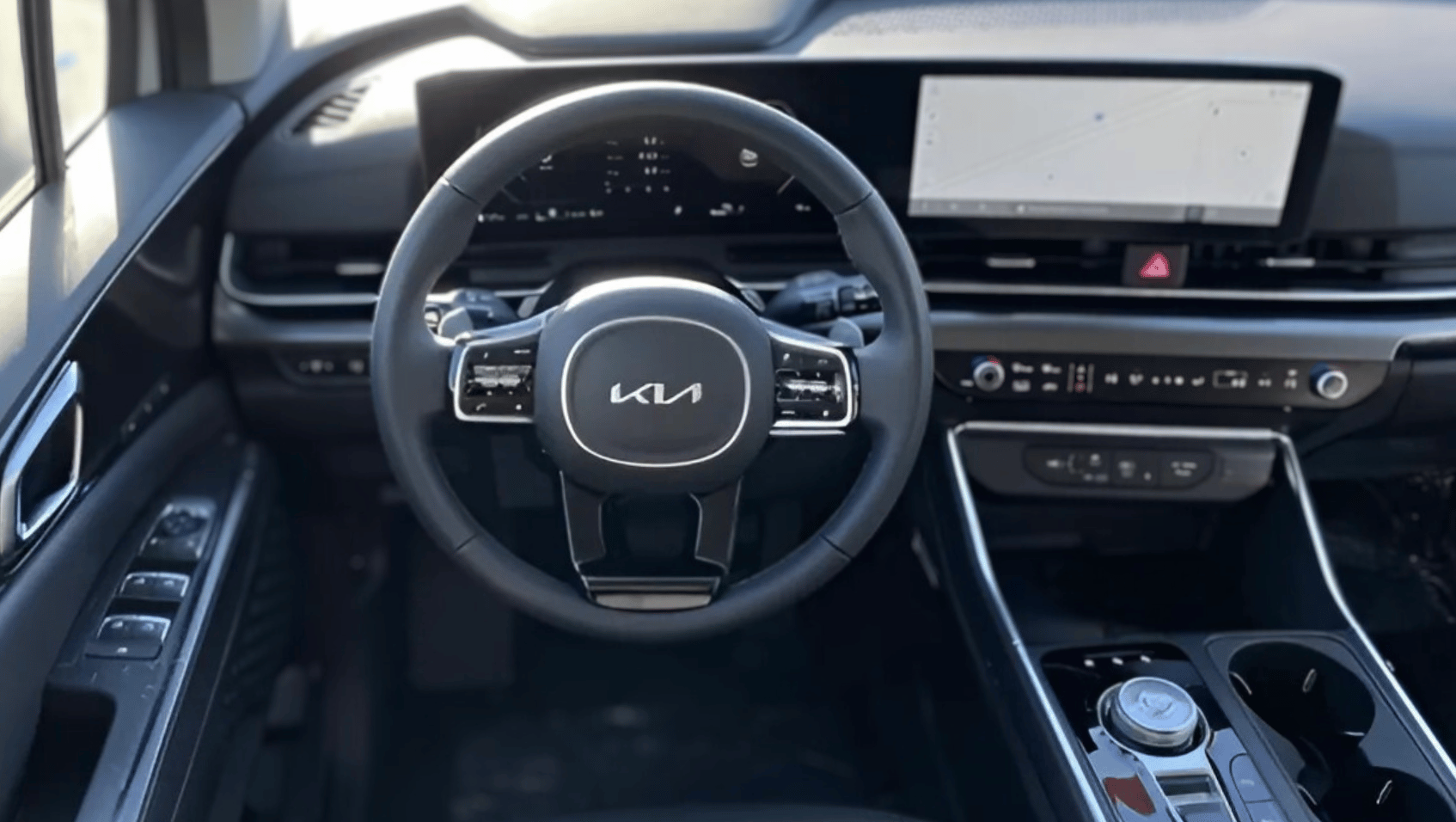 Interior View of the 2025 Hyundai Carnival MPV Hybrid