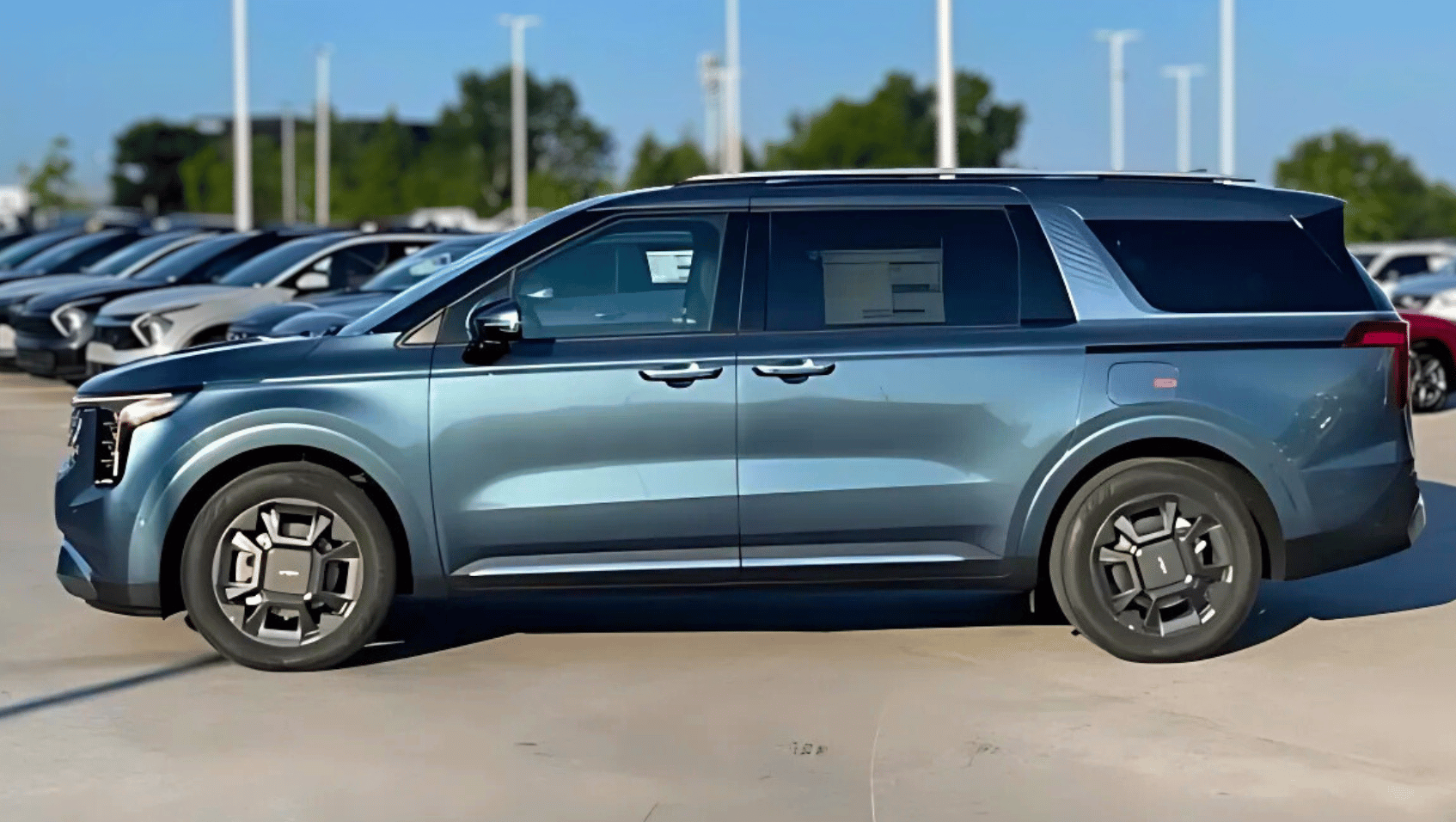 2026 Kia Carnival Side-View at Fayetteville Kia Dealership