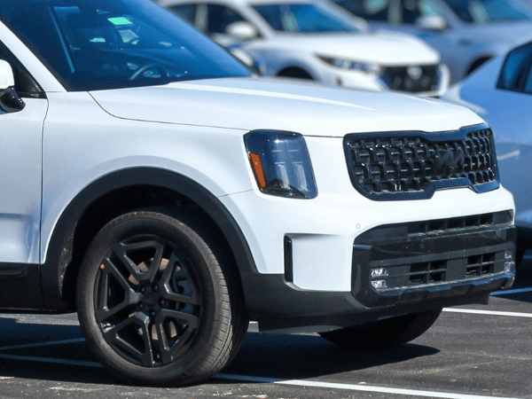 White Telluride at Crain Kia of Fayetteville