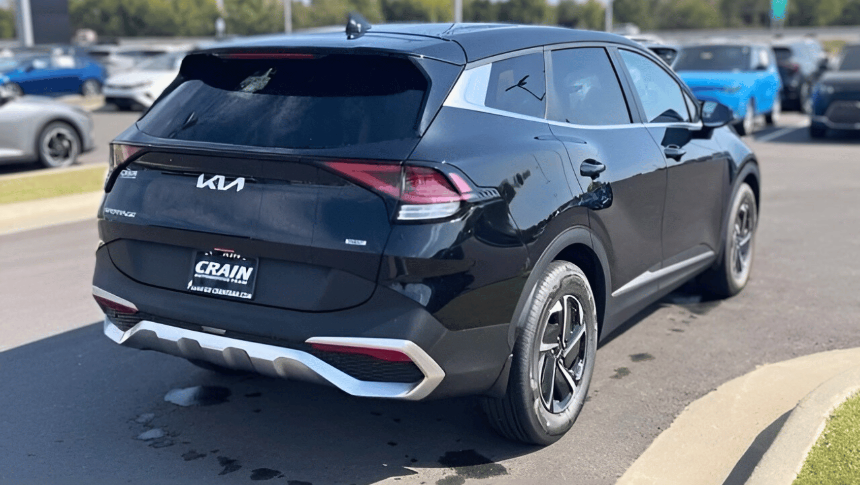Side View of the 2025 Kia Sportage Hybrid